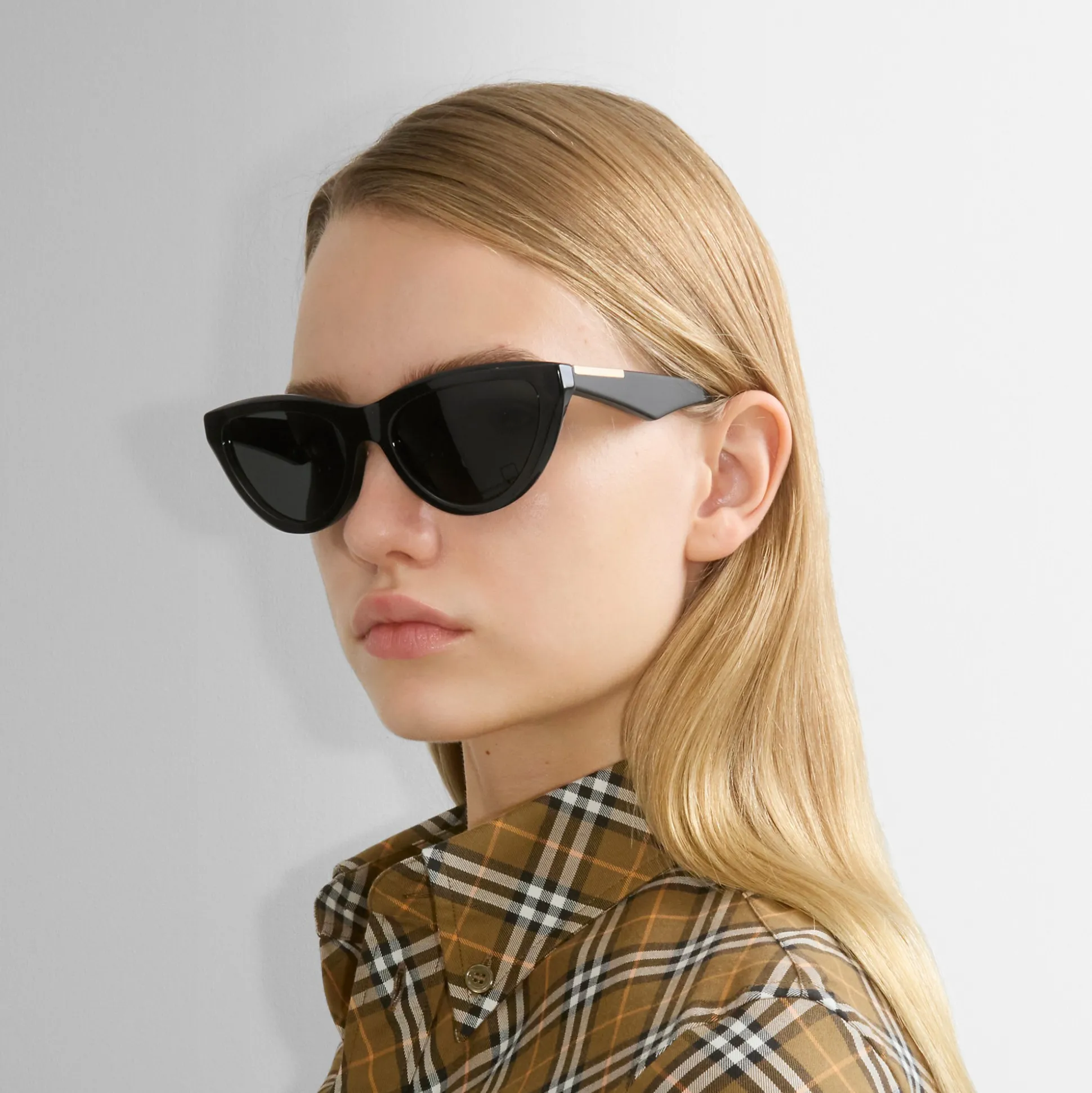 Best Sale Burberry Classic Cat-eye Sunglasses Transparentblack