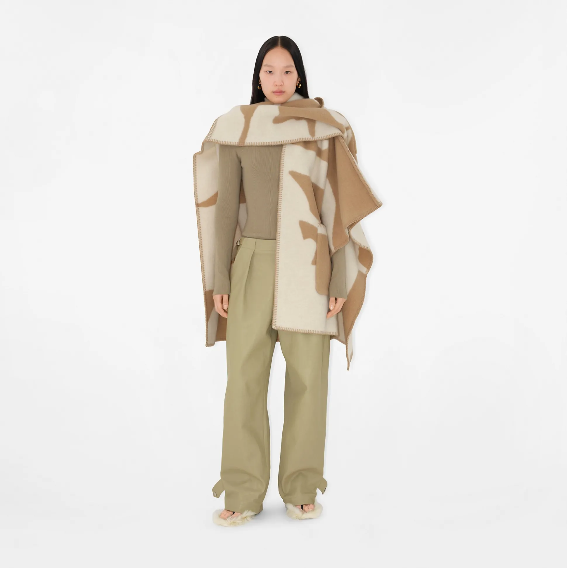 Fashion Burberry EKD Wool Blanket Cape Archivebeige